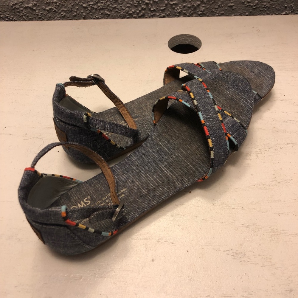 Toms woman’s sandals
